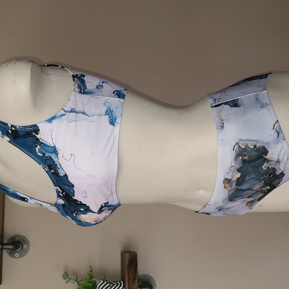 Marble Patterned Bikini - Picture 6 of 7